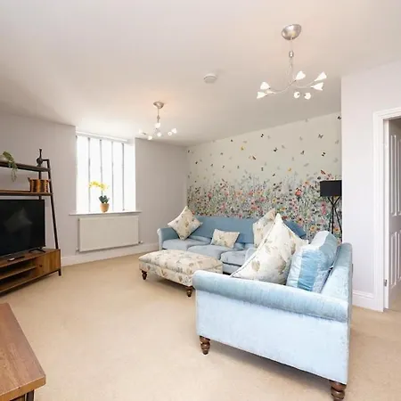 2 Bed Flat In Apartment Ulverston
