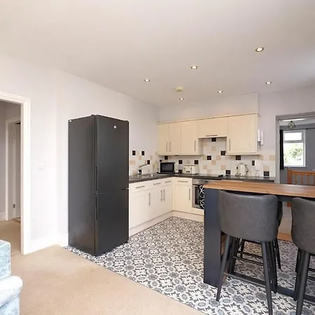 Apartment 2 Bed Flat In